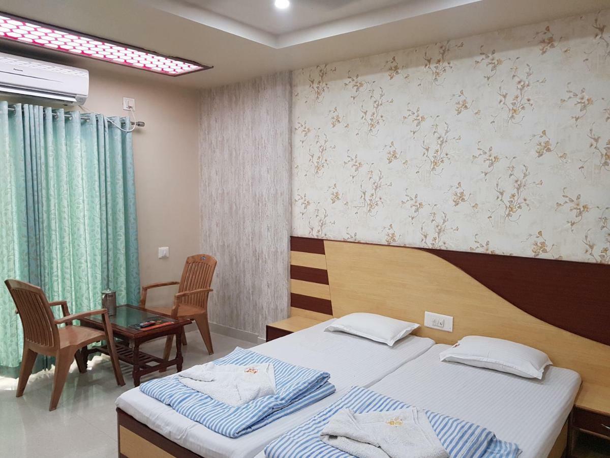 Hotel Lee Garden Puri Exterior photo